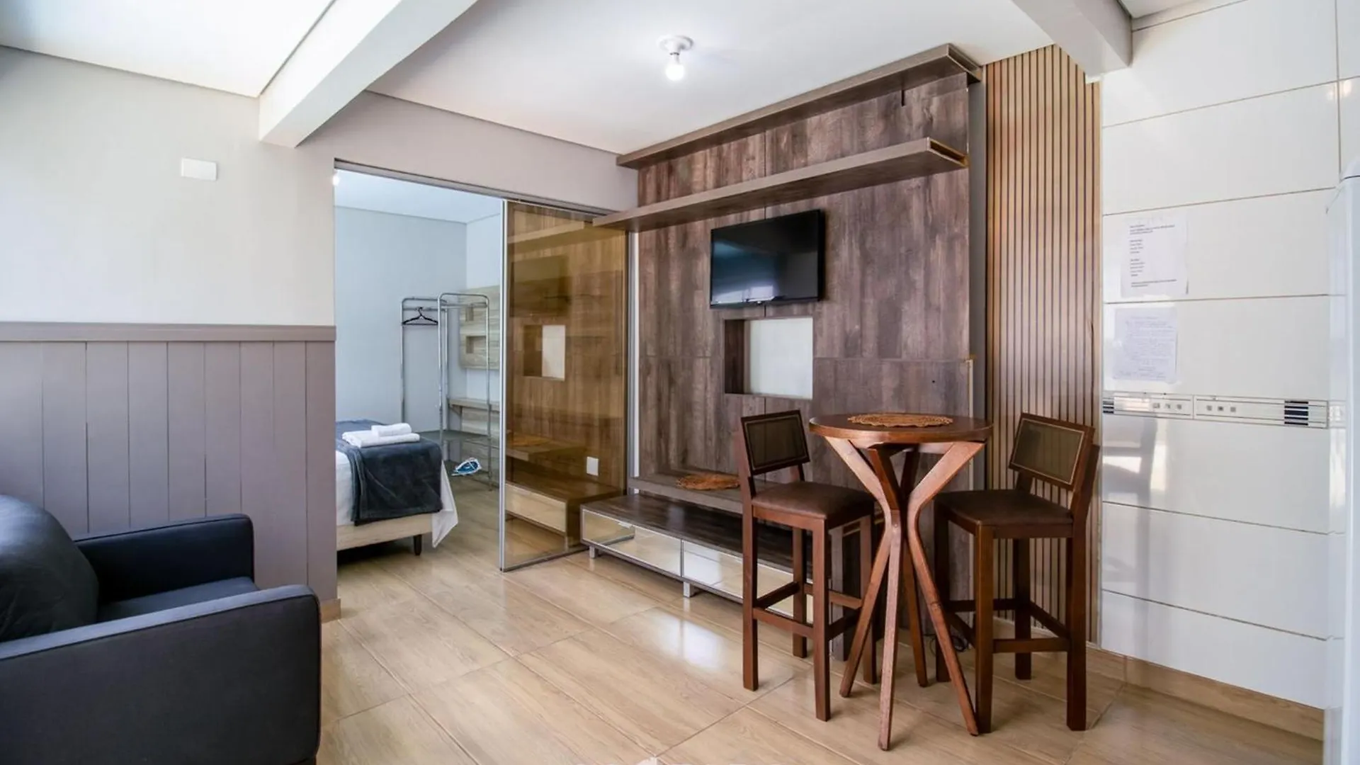 Контакты Studio Novo Em Santa Monica Ask001